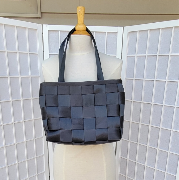Euc Harveys Seatbelt Purse 